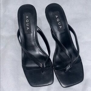 thong sandals / heels 🖤